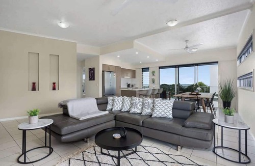 Cairns Apartment | Panorama Cairns—City & Coastal Views with Pool