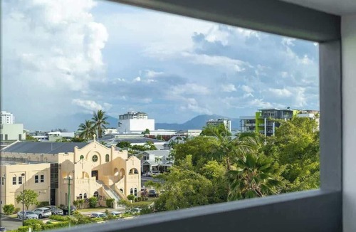 Cairns Apartment | Panorama Cairns—City & Coastal Views with Pool