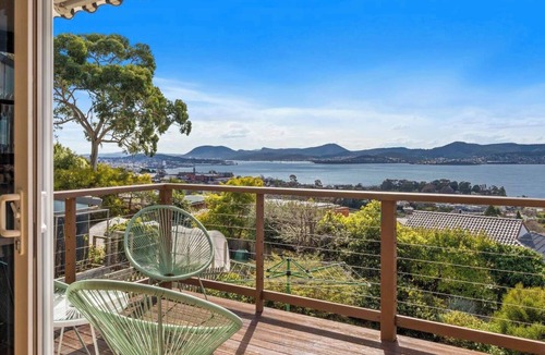 Sandy Bay House | Panorama Magic A Sandy Bay Family Escape