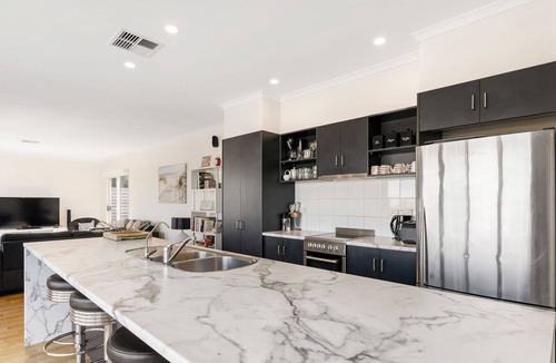 Goolwa Beach House | Panoramic Coastal Views from this Gorgeous Beach House