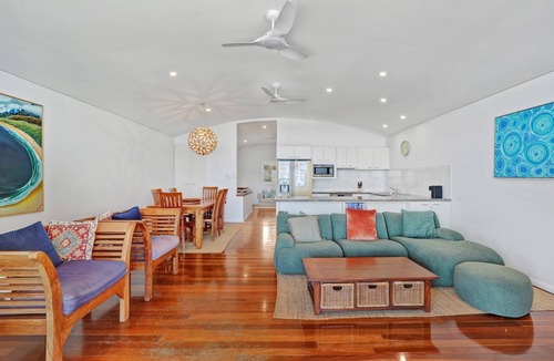 Point Lookout Apartment | Panoramic ocean and beach views from this beautifully appointed two.