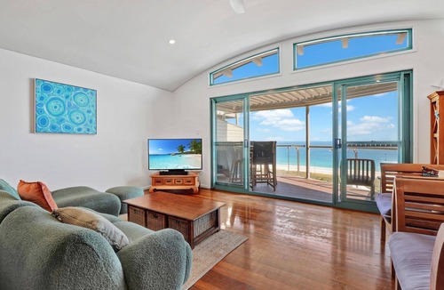 Point Lookout Apartment | Panoramic ocean and beach views from this beautifully appointed two.