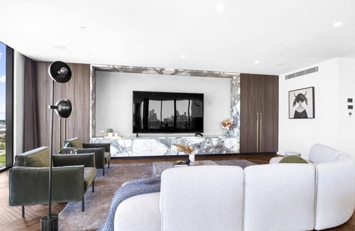 Port Melbourne Apartment | Panoramic Penthouse S