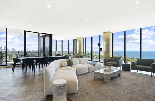 Port Melbourne Apartment | Panoramic Penthouse S