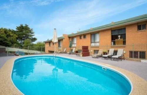Merimbula Apartment | Panoramic Townhouses By Lisa 3 bedroom pet friendly apartment.