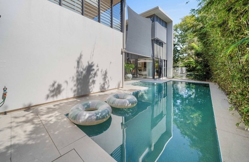 Wurtulla House | Pantai Villa on the Beach