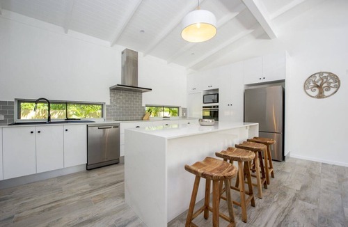 Horseshoe Bay House | Papillon Bleu