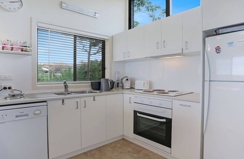 Tura Beach Apartment | Paradise Court 6, Tura Beach