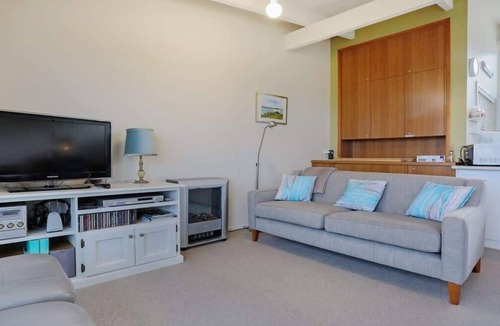 Tura Beach Apartment | Paradise Court 6, Tura Beach