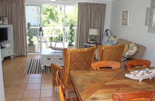 Burleigh Heads House | Paradise Grove 9, Resort facilities pool, tennis