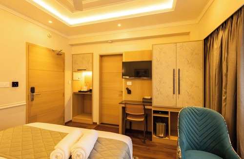 Alwaye Hotel | Paramount Residency