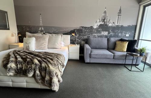 Lorne Apartment | Paris Lorne