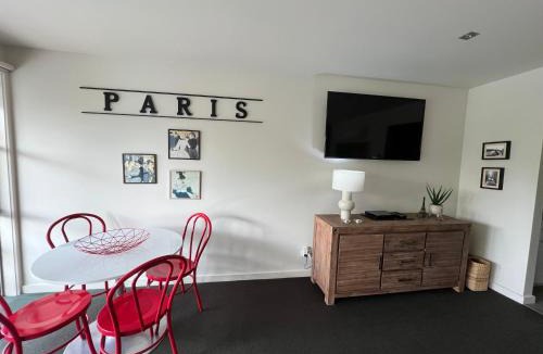 Lorne Apartment | Paris Lorne
