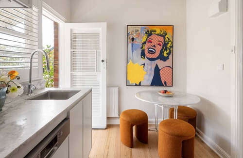 Middle Park Apartment | Parkside Escape in Middle Park