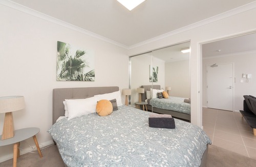 Rockingham Apartment | Parkview Suite 01 - Fully equipped - your home away from home!