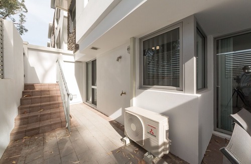 Rockingham Apartment | Parkview Suite 01 - Fully equipped - your home away from home!