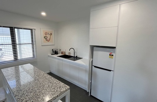 Bundaberg Apartment | Parrots Nest - 2 Bedroom Unit