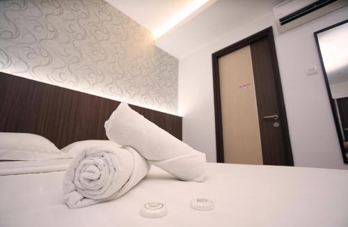Lutong Hotel | Pavilion Inn