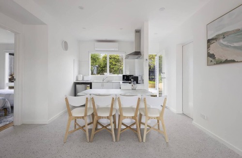 McCrae Apartment | Peaceful 2-Bed Apartment in Coastal McCrae