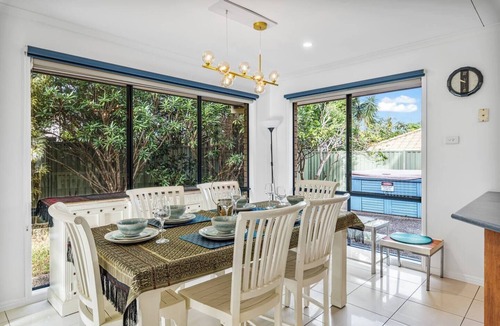 Forest Lake House | Peaceful 4BR Retreat in Leafy Forest Lake Setting