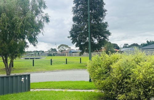 Cranbourne West House | Peaceful corner retreat|Park Side | 3 Bed, 2 Bath