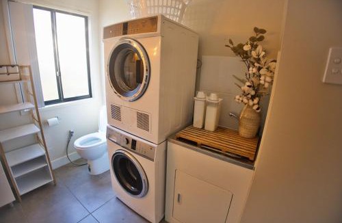 Shailer Park House | Peaceful Cottage Conveniently Located