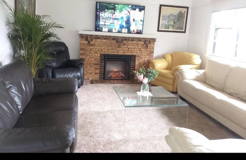 Flora Hill Villa | Peaceful Home