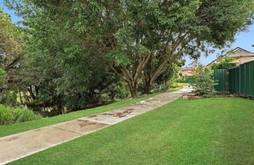 Taigum House | Peaceful home surrounded by trees near Westfield