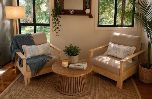 Brisbane Waterfront Bed & Breakfast | Peaceful Macleay Island retreat: nestled in nature, private self-contained unit.
