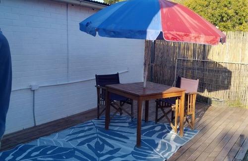 Sandford Cottage | Peaceful Pet Friendly! cottage set on 1 acre - 5 mins from beach