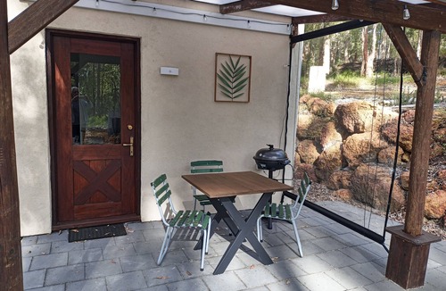 Kentdale Apartment | Peaceful relaxing Getaway in Karri Forest bordering a Nature Reserve.