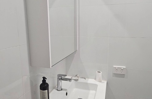 Nollamara Apartment | Peaceful self-contained studio own entrance