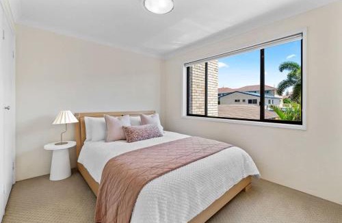 Labrador Apartment | Peaceful Waterfront Apartment - Sandy Inlet Views