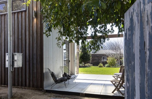 Cowaramup Apartment | Peaceful work space