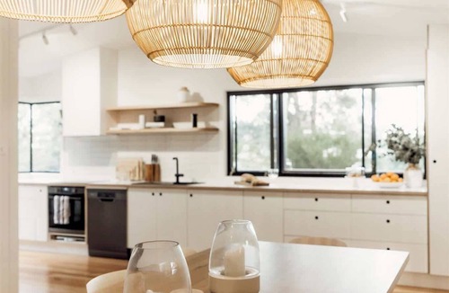 Ventnor House | Peacefull Island Stay with Free Standing Bungalow