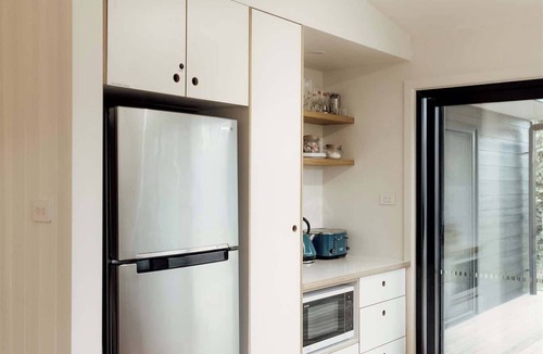 Ventnor House | Peacefull Island Stay with Free Standing Bungalow