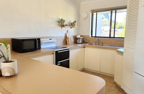 Silver Sands House | Peachy Keen - Beachfront, Family + Pet friendly Mandurah base.