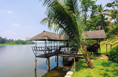 Nedumbassery Bed & Breakfast | Pearl Spot
