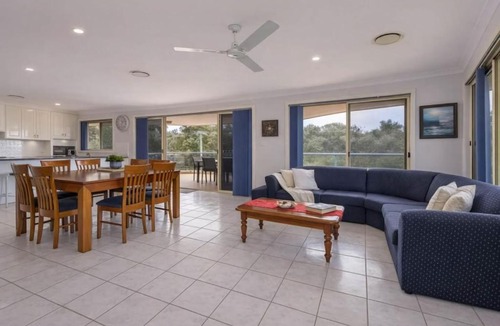 Forster House | Pebbly Beach Estate