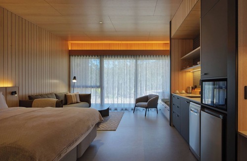 Strathgordon Hotel | Pedder Wilderness Lodge