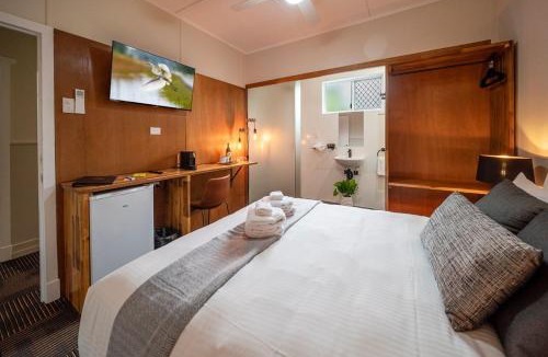 Toogoolawah Hotel | Peddlars Rest