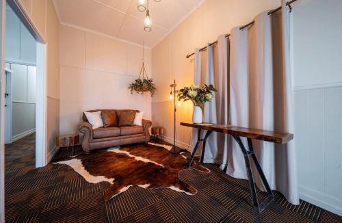 Toogoolawah Hotel | Peddlars Rest