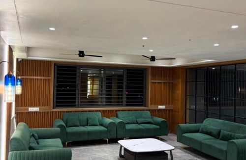 Wadhwan Hotel | Pelican Hotel
