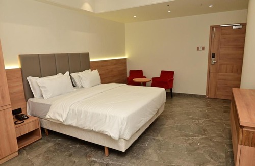 Wadhwan Hotel | Pelican Hotel