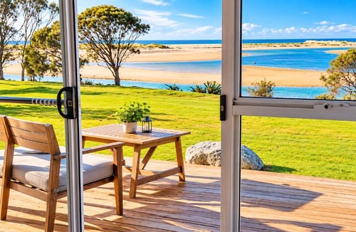 Scamander Hotel | Pelican Sands Scamander