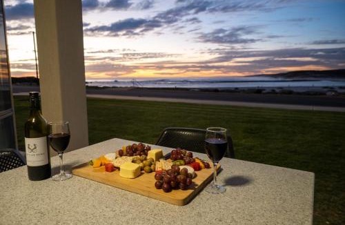 Kalbarri Villa | Pelican Shore Oceanfront Villa 6
