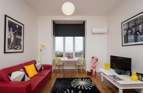 Penguin House | Penguin Waterfront Escape