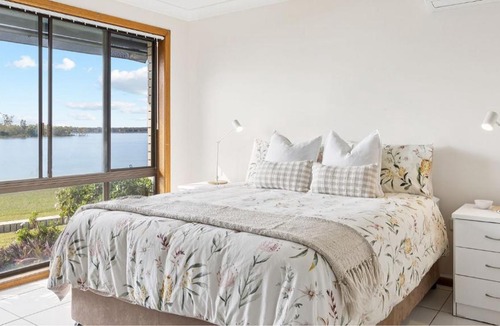 Yamba Apartment | Peninsula Court Unit 10 - Waterfront Unit with Pool & River Views - Holiday Yamba