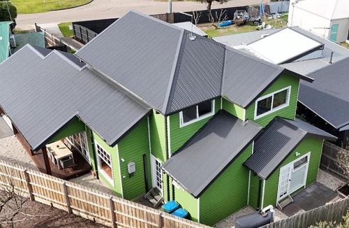 Capel Sound House | Peninsula Green Cottage for 14 guests