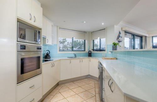 Soldiers Point Apartment | Peninsula Waters 3 Beautiful Air Conditioned Unit with Pool Lift and WI-FI